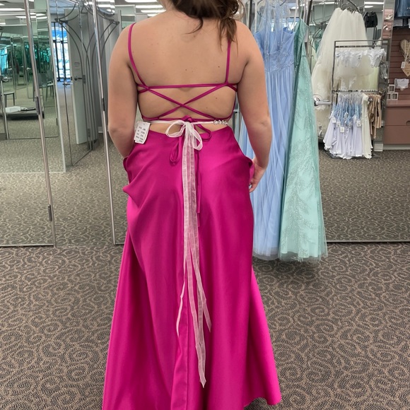 Pink Prom dress - Picture 3 of 5